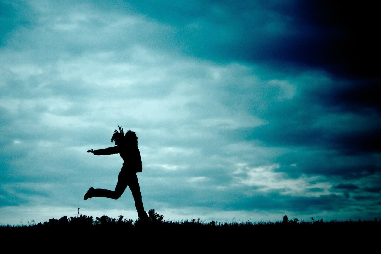 It is time to run! It is time to run!